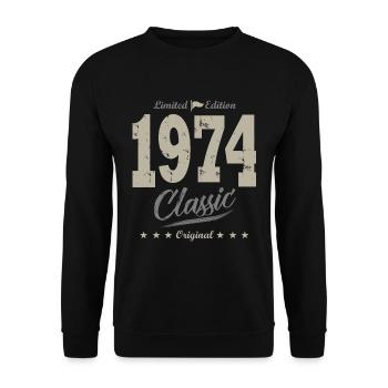Born in 1974 Vintage Birthday Gift 49 Years - Unisex Sweatshirt - black - Front - Alina (178cm) & Michal (187cm)