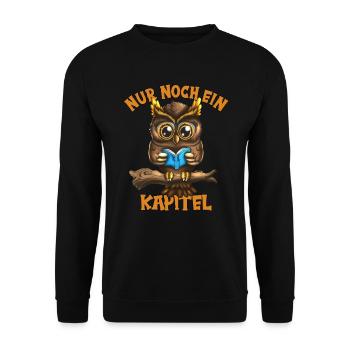 Eule liest gern Buch nur noch ein Kapitel Spruch - Unisex Pullover - Schwarz - Vorne - Alina (178cm) & Michal (187cm)