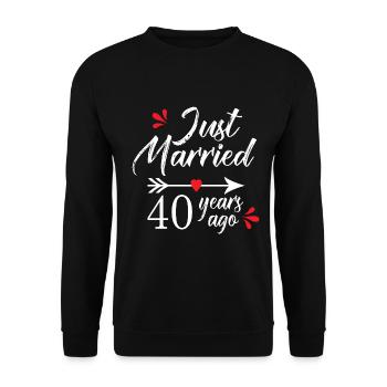 Hochzeitstag 40 Jahre Seit 40 Jahren verheiratet - Unisex Pullover - Schwarz - Vorne - Alina (178cm) & Michal (187cm)