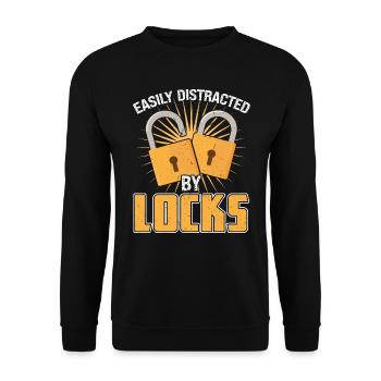 Easily distracted by locks | Lock Picking - Unisex Sweatshirt - black - Front - Alina (178cm) & Michal (187cm)