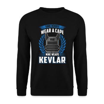 My Hero Wears Kevlar - Vriendin van een politieagent - Uniseks sweater - zwart - Voor - Alina (178cm) & Michal (187cm)