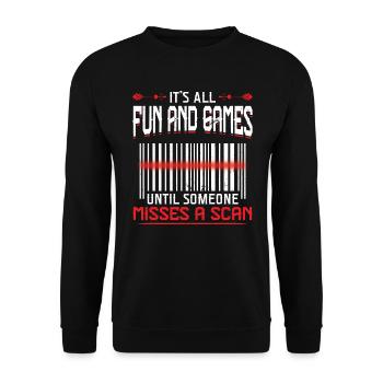 Es Ist Alles Gut, Bis Jemand Einen Scan Vergisst - Unisex Pullover - Schwarz - Vorne - Alina (178cm) & Michal (187cm)