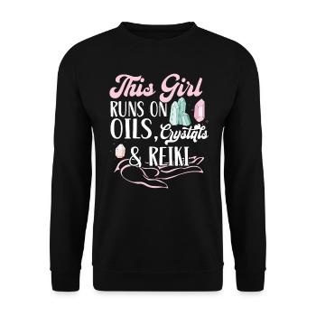 Dieses Mädchen Lebt Von Ölen, Kristallen Und Reiki - Unisex Pullover - Schwarz - Vorne - Alina (178cm) & Michal (187cm)