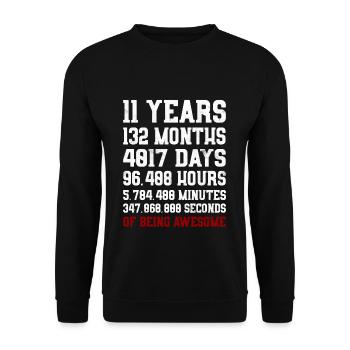 11 Years of being awesome Geschenk 11. Geburtstag - Unisex Pullover - Schwarz - Vorne - Alina (178cm) & Michal (187cm)