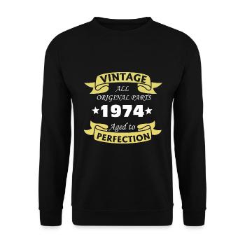 Vintage 1974 50 Years Aged to Perfection - Unisex Sweatshirt - black - Front - Alina (178cm) & Michal (187cm)