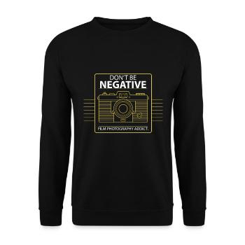 Tout ce dont j’ai besoin, c’est de café - Sweat-shirt Unisexe - noir - Devant - Alina (178cm) & Michal (187cm)