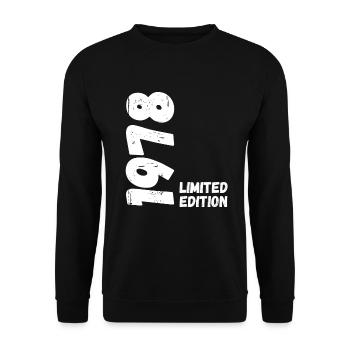 1978 Limited edition Birthday - Unisex Sweatshirt - black - Front - Alina (178cm) & Michal (187cm)