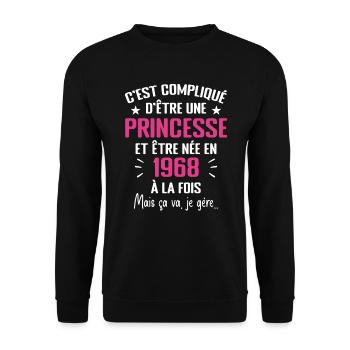 Princesse Née en 1968 - Cadeau D'anniversaire 1968 - Sweat-shirt Unisexe - noir - Devant - Alina (178cm) & Michal (187cm)
