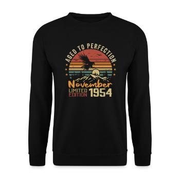 Die Legenden wurden im November 1954 - 1954 geboren - Unisex Pullover - Schwarz - Vorne - Alina (178cm) & Michal (187cm)