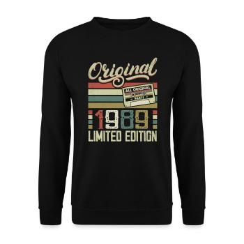Vintage 1989 Retro Birthday Gift 1989 - Unisex Sweatshirt - black - Front - Alina (178cm) & Michal (187cm)