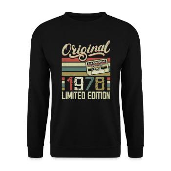 Vintage 1978 Retro 1978 Birthday Gift - Unisex Sweatshirt - black - Front - Alina (178cm) & Michal (187cm)