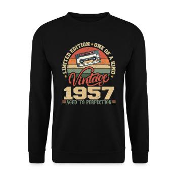 Jahrgang 1957 Retro 1957 Geburtstagsgeschenk - Unisex Pullover - Schwarz - Vorne - Alina (178cm) & Michal (187cm)