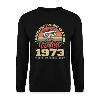 Jahrgang 1973 Retro Geburtstagsgeschenk 1973 - Unisex Pullover - Schwarz - Vorne - Alina (178cm) & Michal (187cm)