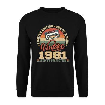 Jahrgang 1981 Retro 1981 Geburtstagsgeschenk - Unisex Pullover - Schwarz - Vorne - Alina (178cm) & Michal (187cm)