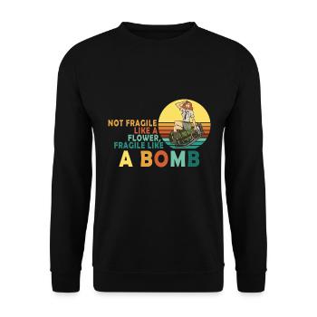 Nicht zerbrechlich wie eine Blume, sondern eine - Unisex Pullover - Schwarz - Vorne - Alina (178cm) & Michal (187cm)