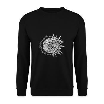 Mandela, Moon, Live by the sun, love by the moon - Unisex Pullover - Schwarz - Vorne - Alina (178cm) & Michal (187cm)