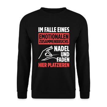 Emotionalen Zusammenbruchs Nadel Und Faden - Unisex Pullover - Schwarz - Vorne - Alina (178cm) & Michal (187cm)