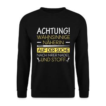 Näherin Auf Der Suche Nach Ihrer Nadel Und Stoff - Unisex Pullover - Schwarz - Vorne - Alina (178cm) & Michal (187cm)