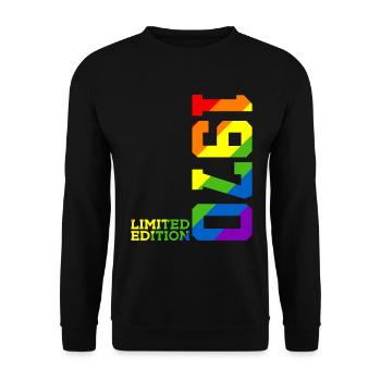 LGBTQ 1970 REGENBOGEN QUEER 56. GEBURTSTAG PRIDE - Unisex Pullover - Schwarz - Vorne - Alina (178cm) & Michal (187cm)