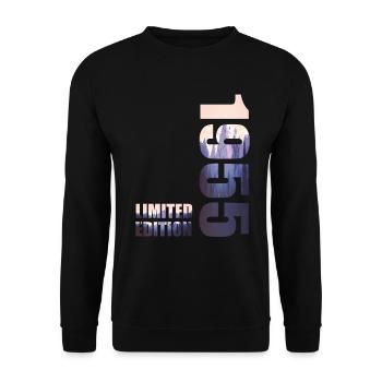 1955. Idée d’anniversaire de t-shirt en édition limitée - Sweat-shirt Unisexe - noir - Devant - Alina (178cm) & Michal (187cm)