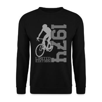 1974 Limited Edition - Radsport Eleganz - Unisex Pullover - Schwarz - Vorne - Alina (178cm) & Michal (187cm)