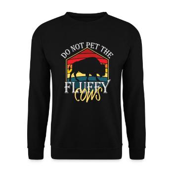 Streicheln Sie nicht die flauschigen Kühe - Unisex Pullover - Schwarz - Vorne - Alina (178cm) & Michal (187cm)
