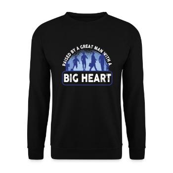 Aufgezogen von einem großen Mann mit einem großen Herzen Vatertag - Unisex Pullover - Schwarz - Vorne - Alina (178cm) & Michal (187cm)