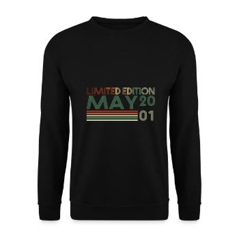 22nd Birthday May Vintage 2001 Vintage - Unisex Sweatshirt - black - Front - Alina (178cm) & Michal (187cm)