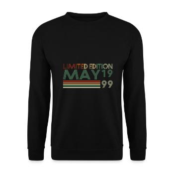 24th Birthday May Vintage 1999 Vintage - Unisex Sweatshirt - black - Front - Alina (178cm) & Michal (187cm)