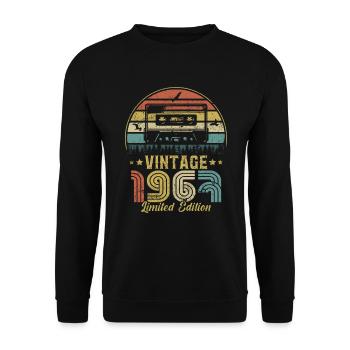 Vintage-Kassette 1967 - Unisex Pullover - Schwarz - Vorne - Alina (178cm) & Michal (187cm)