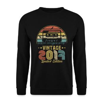 Vintage-Kassette 2017 - Unisex Pullover - Schwarz - Vorne - Alina (178cm) & Michal (187cm)