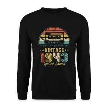 Vintage-Kassette 1943 - Unisex Pullover - Schwarz - Vorne - Alina (178cm) & Michal (187cm)