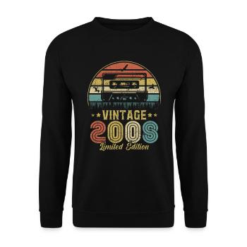 Vintage-Kassette 2008 - Unisex Pullover - Schwarz - Vorne - Alina (178cm) & Michal (187cm)