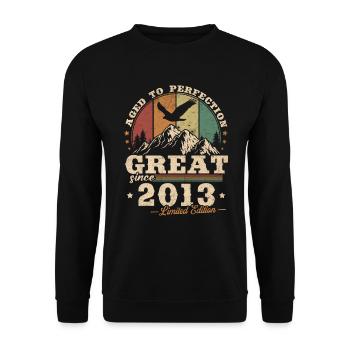 Vintage 2013 Cool Cadeaou pour Anniversaire 10 Ans - Sweat-shirt Unisexe - noir - Devant - Alina (178cm) & Michal (187cm)