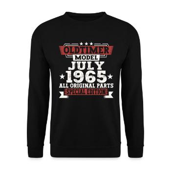 Oldtimer July 1965 57th Birthday Gift Men - Unisex Sweatshirt - black - Front - Alina (178cm) & Michal (187cm)