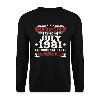 Oldtimer July 1981 41st Birthday Gift Men - Unisex Sweatshirt - black - Front - Alina (178cm) & Michal (187cm)