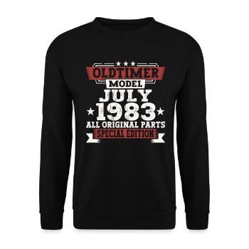 Oldtimer July 1983 39th Birthday Gift Men - Unisex Sweatshirt - black - Front - Alina (178cm) & Michal (187cm)