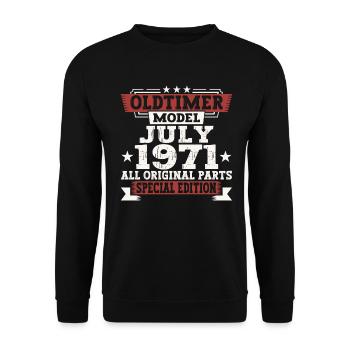 Oldtimer July 1971 51st Birthday Gift Men - Unisex Sweatshirt - black - Front - Alina (178cm) & Michal (187cm)