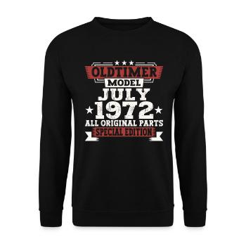 Oldtimer July 1972 50th Birthday Gift Men - Unisex Sweatshirt - black - Front - Alina (178cm) & Michal (187cm)