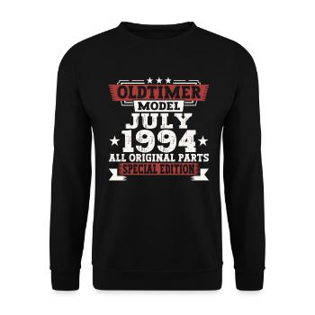 Oldtimer July 1994 28th Birthday Gift Men - Unisex Sweatshirt - black - Front - Alina (178cm) & Michal (187cm)