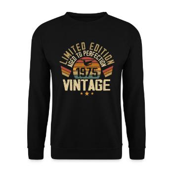 Jahrgang 1975 Retro 1975 Geburtstagsgeschenk - Unisex Pullover - Schwarz - Vorne - Alina (178cm) & Michal (187cm)