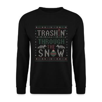 Trashin' Through The Snow Weihnachts-Waschbären-Mü - Unisex Pullover - Schwarz - Vorne - Alina (178cm) & Michal (187cm)
