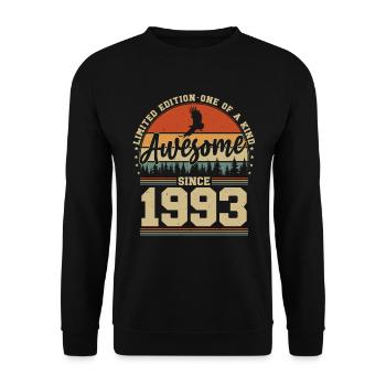 Jahrgang 1993 Geburtstag - Awesome since 1993 - Unisex Pullover - Schwarz - Vorne - Alina (178cm) & Michal (187cm)