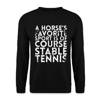Der Lieblingssport Eines Pferdes Ist Natürlich - Unisex Pullover - Schwarz - Vorne - Alina (178cm) & Michal (187cm)