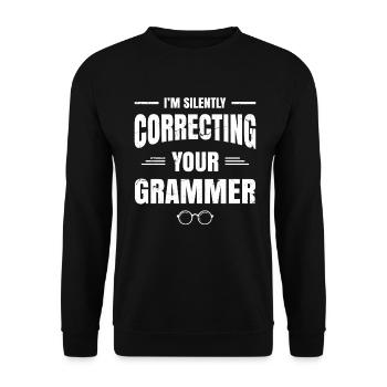 Ich Korrigiere Stillschweigend Ihr Grammer-design - Unisex Pullover - Schwarz - Vorne - Alina (178cm) & Michal (187cm)