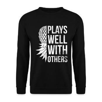 Spielt Gut Mit Anderen Designs Für Strandliebhaber - Unisex Pullover - Schwarz - Vorne - Alina (178cm) & Michal (187cm)