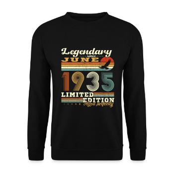 June 1935 Vintage Birthday Gift Retro - Unisex Sweatshirt - black - Front - Alina (178cm) & Michal (187cm)