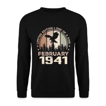 Incomparable depuis février 1941, 83e Anniversaire - Sweat-shirt Unisexe - noir - Devant - Alina (178cm) & Michal (187cm)