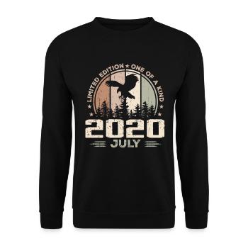 Incomparable depuis juillet 2020, 4e Anniversaire - Sweat-shirt Unisexe - noir - Devant - Alina (178cm) & Michal (187cm)
