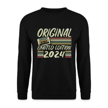 Vintage 2024 Retro Birthday Gift 2024 - Unisex Sweatshirt - black - Front - Alina (178cm) & Michal (187cm)